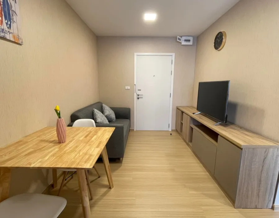 Plum Condo Rangsit Fresh ให้เช่า ชั้น 4 วิวนอก ติดวอลเปเปอร์ทั้งห้อง พร้อมที่นอนอย่างดี รีบจองเลย