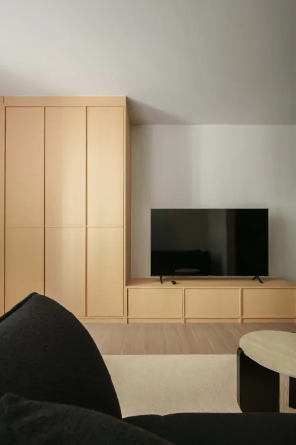 ให้เช่า Aspire Sukhumvit - Rama 4 สตูดิโอสไตล์มินิมอล พร้อมวิวสระว่ายน้ำและต้นไม้ สนใจจองเลย