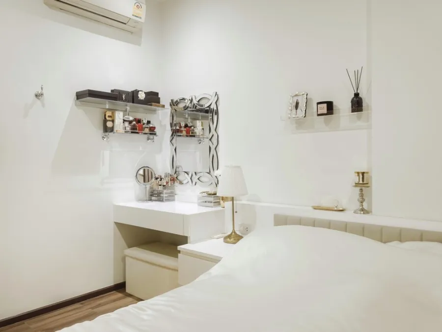 For rent: Wyne Sukhumvit, high floor, high floor, room decorated simply and elegantly, looks expensive, beautiful built-ins, can't make a reservation