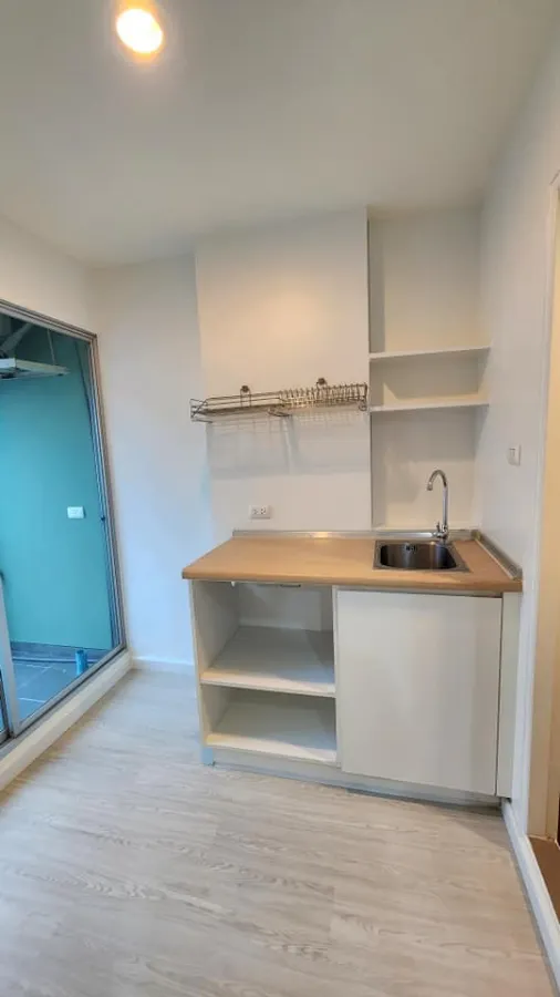 For sale, Lumpini Ville On Nut-Phatthanakan, empty room, 7th floor, good position, partition room, special price, hurry up and book now.