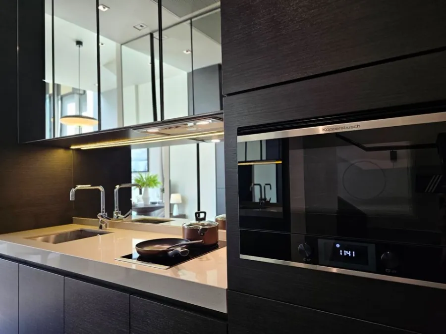 For rent!! Condo 28 Chidlom, duplex room Simple, elegant, expensive-looking furniture Just carry one bag and move in!!