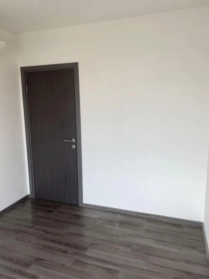 Condo for sale, The Base Park West, 26th floor, empty room, separated into sections, best location, hurry to book now.