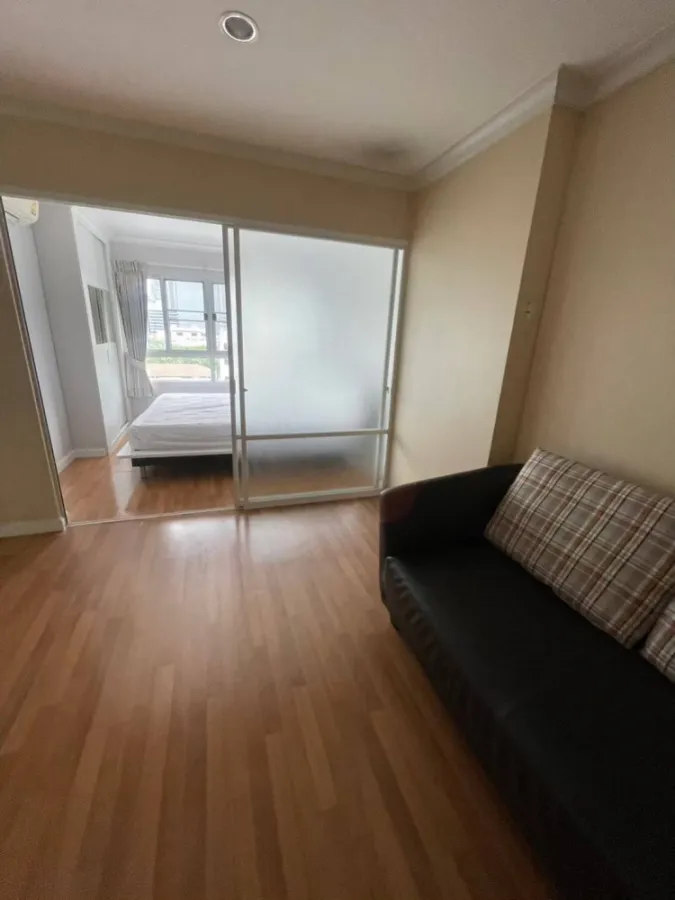 For rent, Lumpini Place Rama 9-Ratchada, very beautiful view, spacious room, not cramped, fully furnished, hurry and reserve before you miss out.