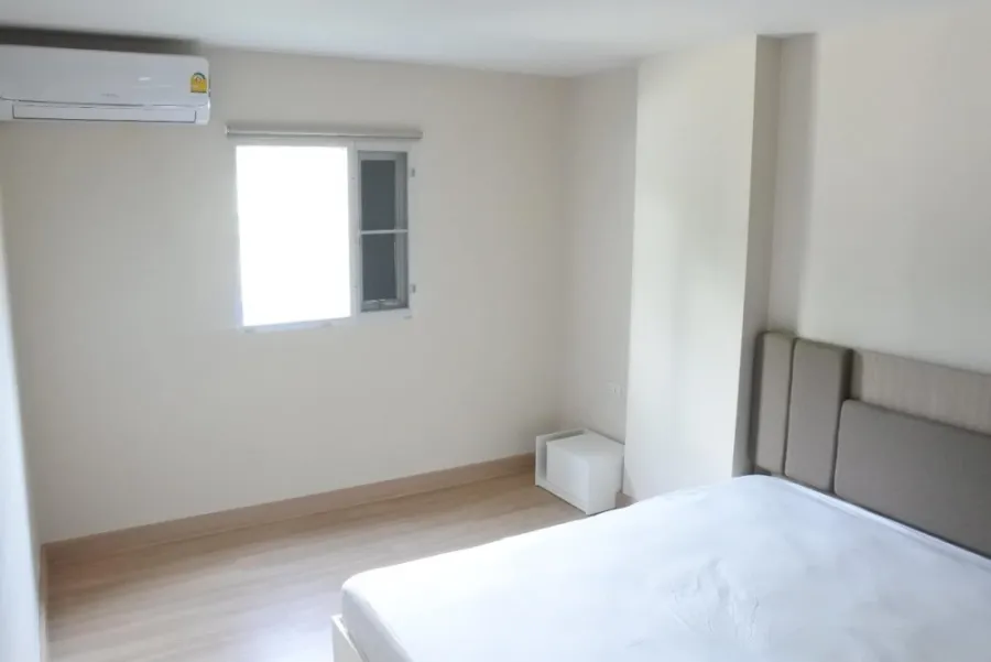 ให้เช่า The Escape Condominium Sukhumvit 101/1 ห้องกว้างมาก พร้อมเข้าอยู่ มาในราคาเบาๆ ที่ไม่ควรพลาด