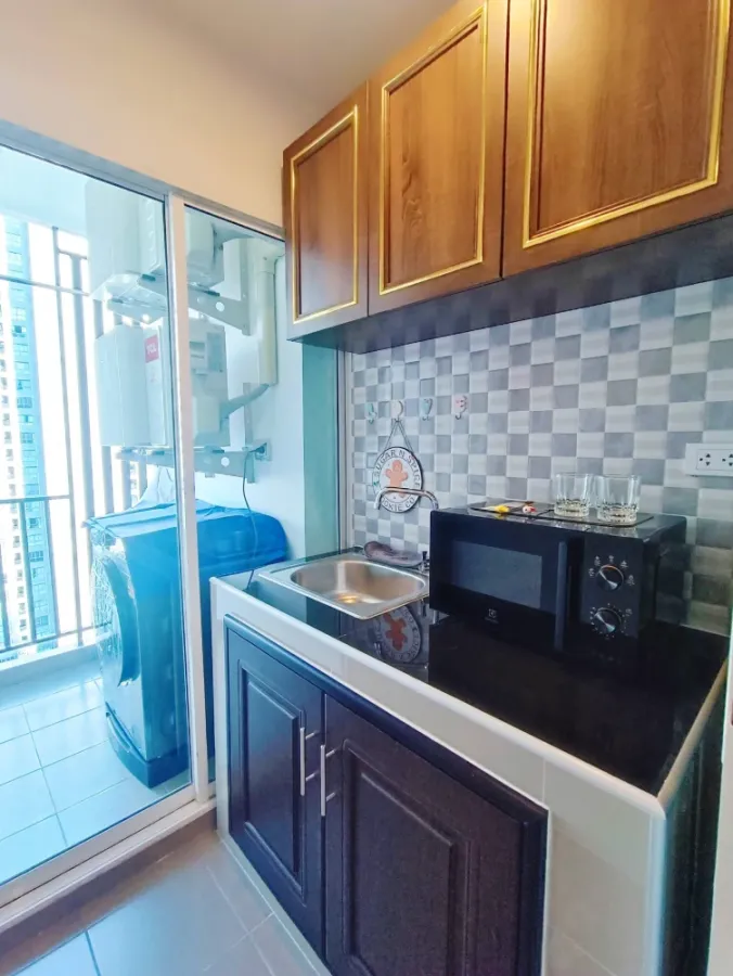 For rent: Regent Home Bangna. Nicely decorated room with separate areas for privacy. Amazing price! Book today! Don't wait!