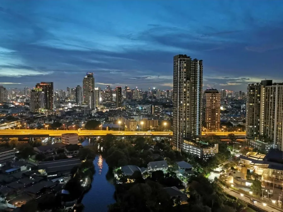 ให้เช่า!! คอนโด บลอคส์ 77 ห้องกว้าง ขนาด 40 ตร.ม. ชั้น 24 เฟอร์ครบ พร้อมเข้าอยู่ได้ทันที ห้ามพลาด!!