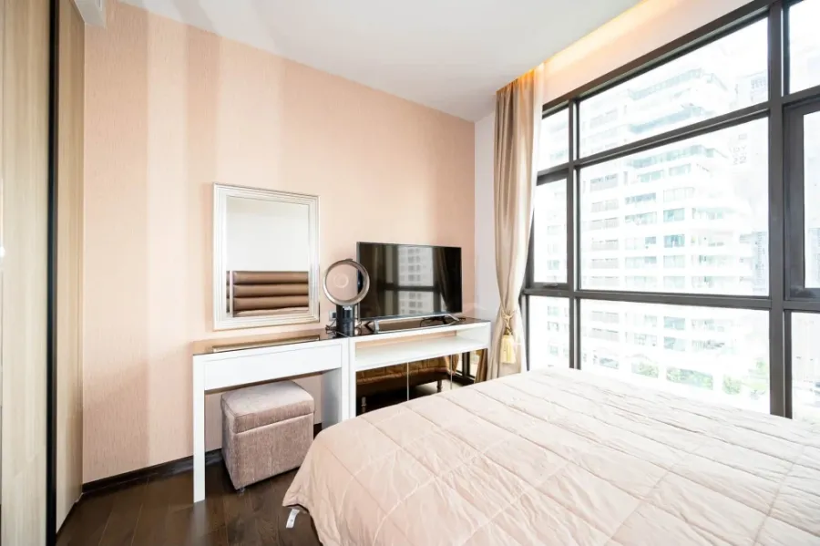 For rent: The XXXIX Sukhumvit 39, 2 bedrooms, spacious living area, fully furnished. Book now!