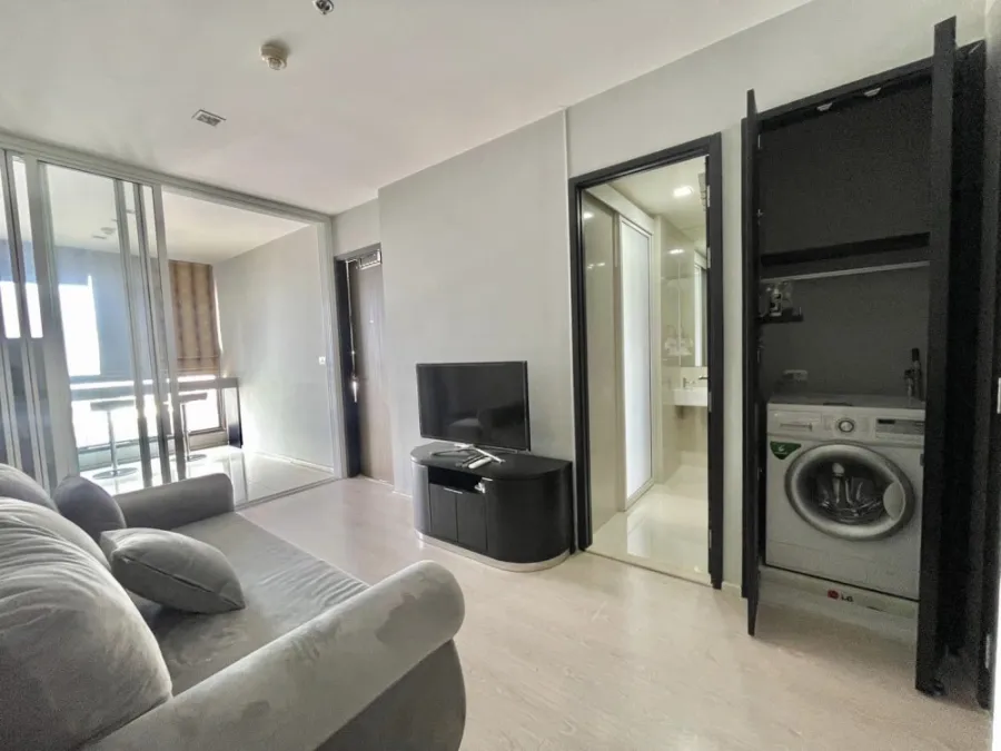 For rent: Rhythm Sukhumvit 44/1, ready to move in, 16th floor, beautiful view, great price, you'll regret it later.