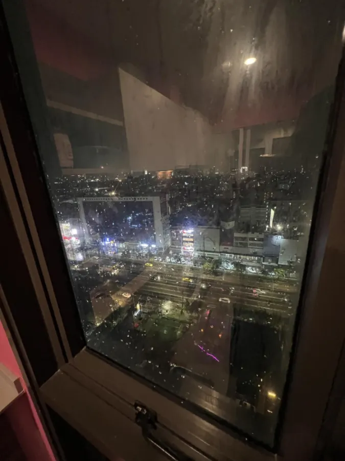 Centric Ratchada-Huai Khwang Colorful room, corner room, private, not next to anyone, great city view. If you miss it, you'll regret it.