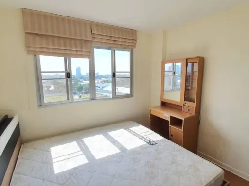 For rent, Lumpini Condo Town Rattanathibet, 1 bedroom, 1 bathroom, newly renovated room, fully furnished, convenient transportation, urgent