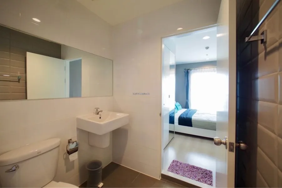 For sale: Aspire Sukhumvit 48, very cool wallpaper, high floor, beautiful view. Interested in owning it, book now.