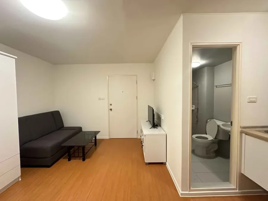 For rent: Lumpini Township Rangsit Klong 1, 8th floor, a lovely unit with complete furnishings. Just bring your bags and move in!