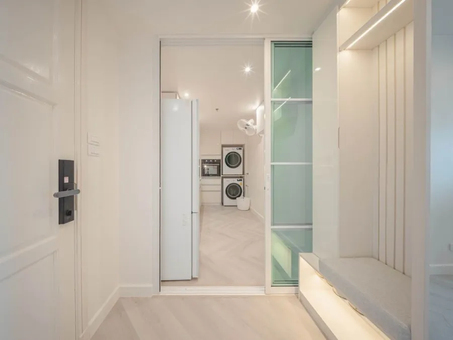 For rent, Supalai Casa Riva Vista 2, large size room, very spacious, very beautifully decorated, lots of built-ins, very worth booking.