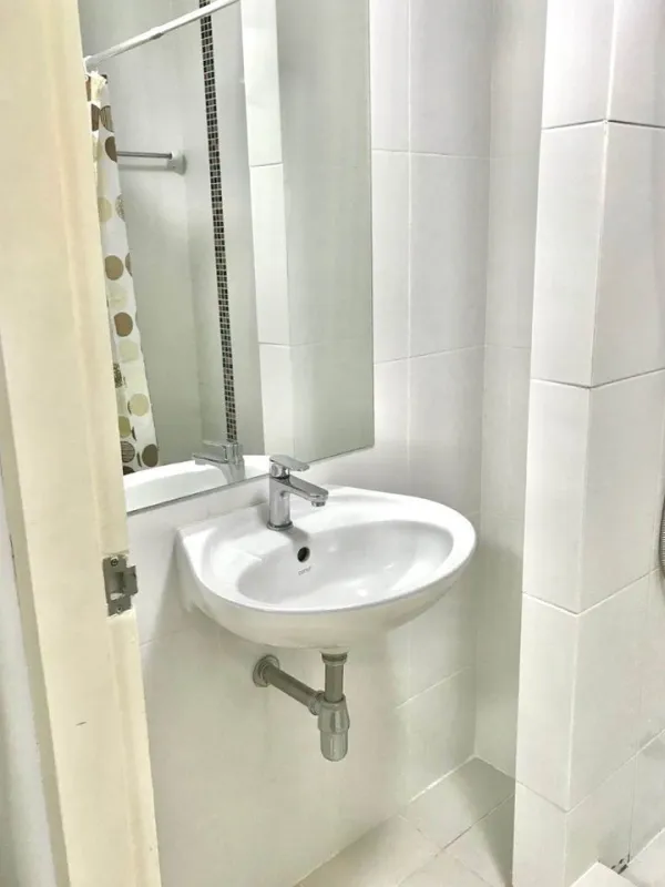 ขาย ลิปป์ ลาดพร้าว 20 ห้องสะอาด สบายตา อยู่แล้วสบายใจ มาแต่ตัวเข้าอยู่ได้เลยจ้า ด่วนๆ
