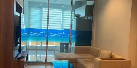 For rent Rhythm Sathorn ชั้น 27 ห้องมุมเป็นส่วนตัวมาก ทีวีจอใหญ่ โซฟานั่งสบาย ไม่จองไม่ได้แล้วน้าาา