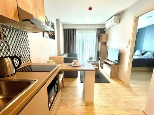 Condo for rent: The Excel Hideaway Sukhumvit 50, beautifully decorated room, with nice wallpaper. Hurry and reserve now.