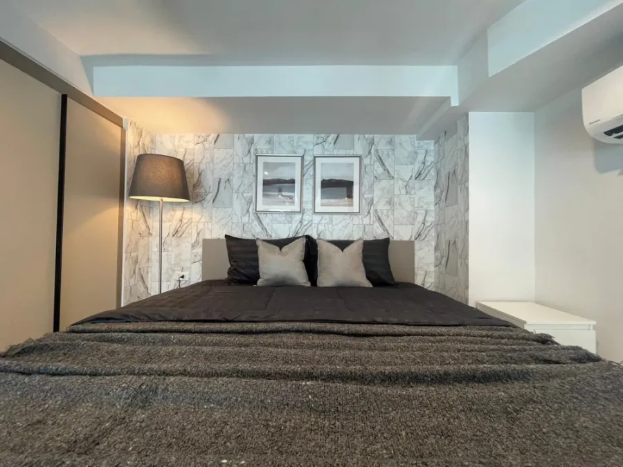 Condo for rent Ideo Rama 9 - Asoke, duplex room Decorated with built-ins, loft style, just come and stay.