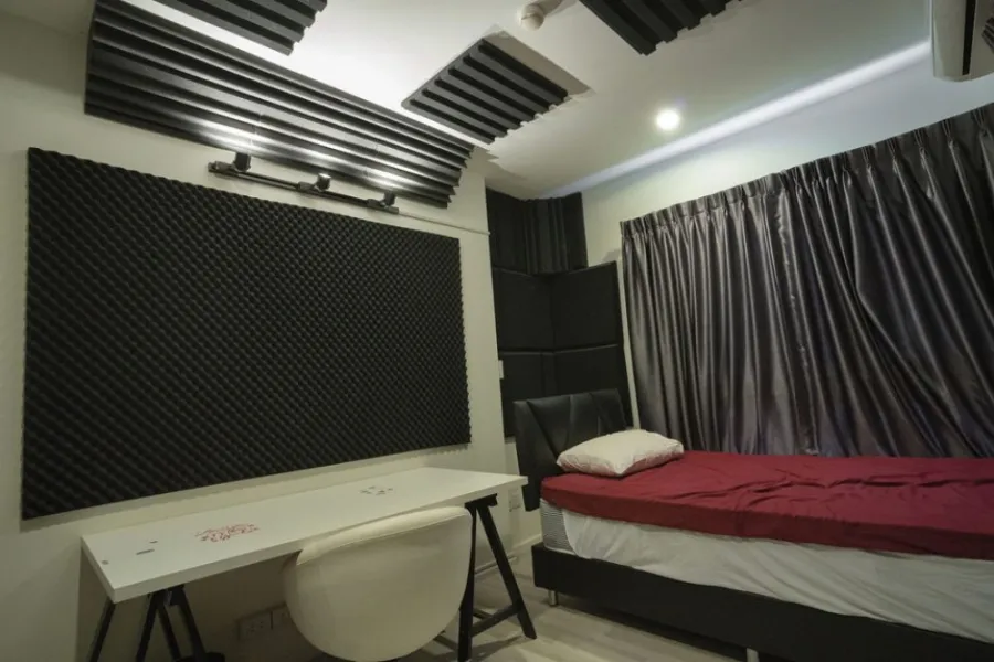 For rent, The Key Sathorn-Charoenrat, beautiful room, fully furnished. Near a shopping center, don't miss it !!