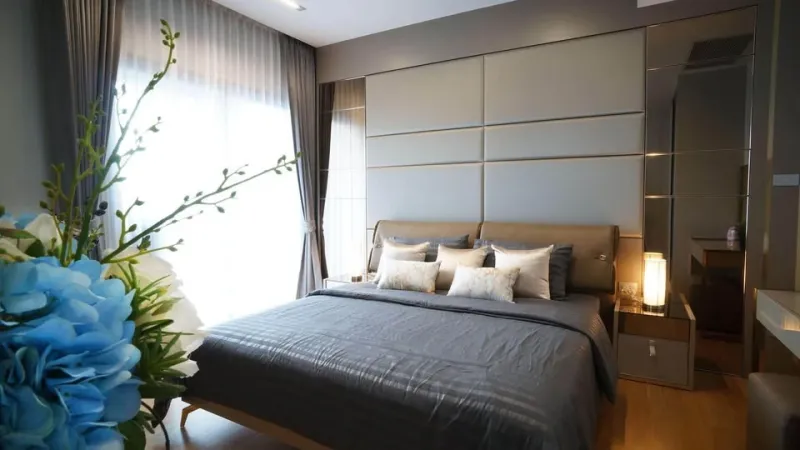 ให้เช่า Hyde Sukhumvit 13 ห้องกว้างขวาง ชั้นสูง วิวเมือง ห้องนอนบิวท์อิน ตกแต่งครบพร้อมอยู่