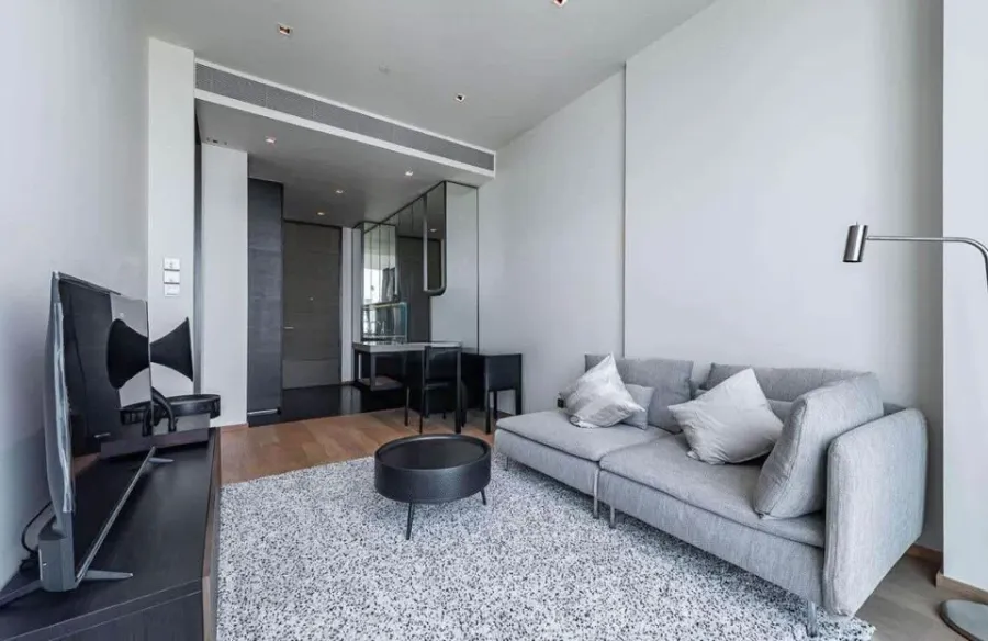 Condo for rent 28 Chidlom, high floor, very spacious room, fully furnished, beautiful view, you should not miss it.