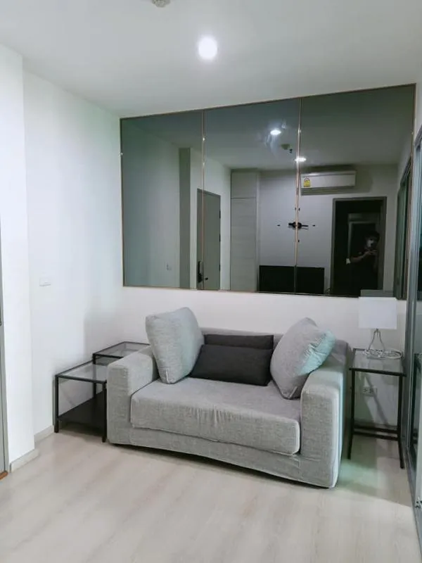 **Condo for rent Life Ratchada** Convenient transportation The price is very wow If you don't hurry, you will miss it!!