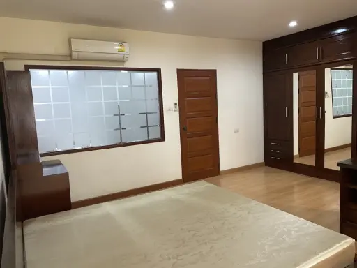 ให้เช่า คอนโด กลางกรุง รีสอร์ท รัชดา 7 ชั้น 6 ตึก B2 ห้องสวย ส่วนกลางดี เฟอร์นิเจอร์ครบ ห้ามพลาด!! images