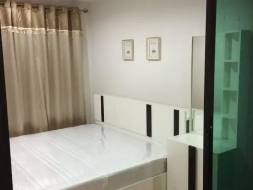 For rent, Regent Home 18 Chaengwattana-Laksi, very beautiful room, decorated in white tones. Separate bedrooms, book now.