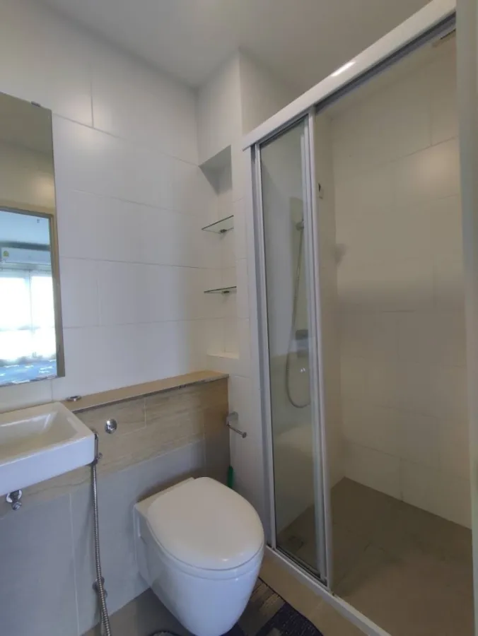 For sale, for rent, Condo Ease 2 Rama 2, 4th floor, bright and comfortable room, partitioned, with furniture, don't just look.