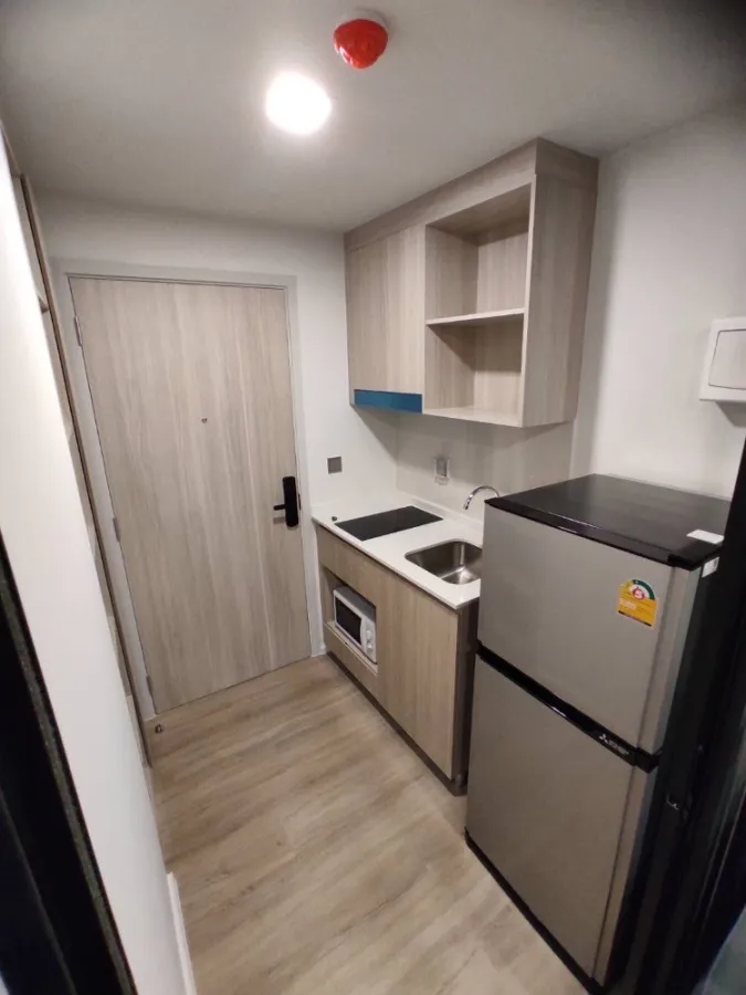 For rent: Atmoz Flow Minburi, fully furnished room, ready to move in. If you miss out, you'll regret it later.