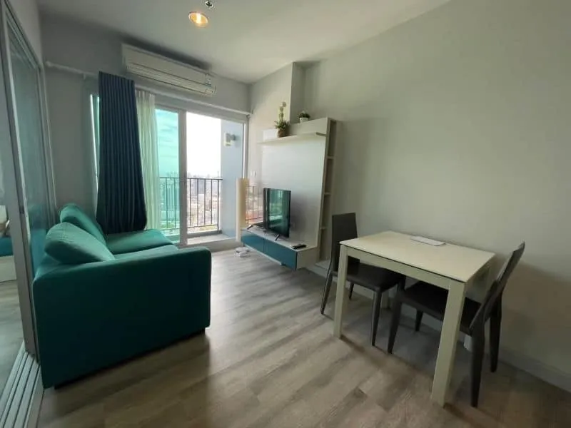 For Rent Centric Sea Pattaya, high floor, city view, open, airy, pleasing to the eyes, very comfortable sofa. Hurry and reserve before you miss out.