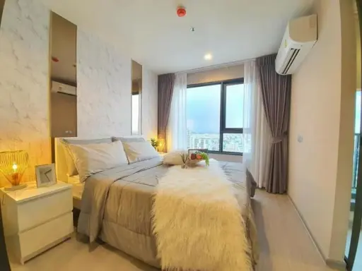 Let's come. Very beautiful room. Magnificent building work. New arrival. Fresh and hot. Rent Life Ladprao.