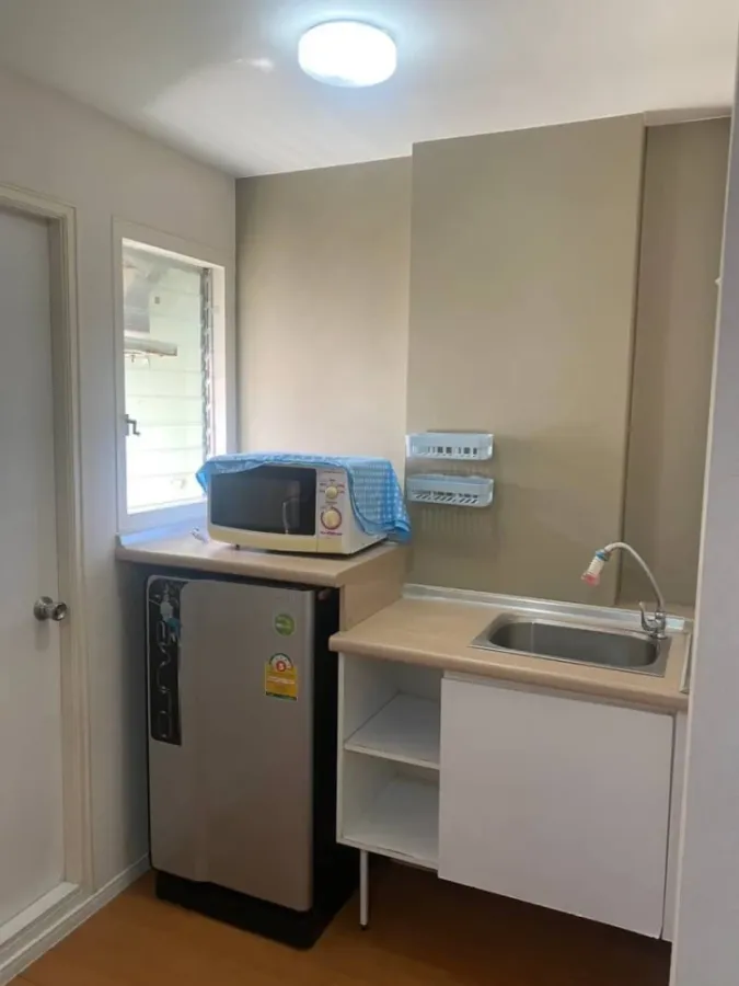 For rent: Lumpini Township Rangsit Klong 1, 7th floor unit. High-quality wallpaper and complete amenities. Book now!