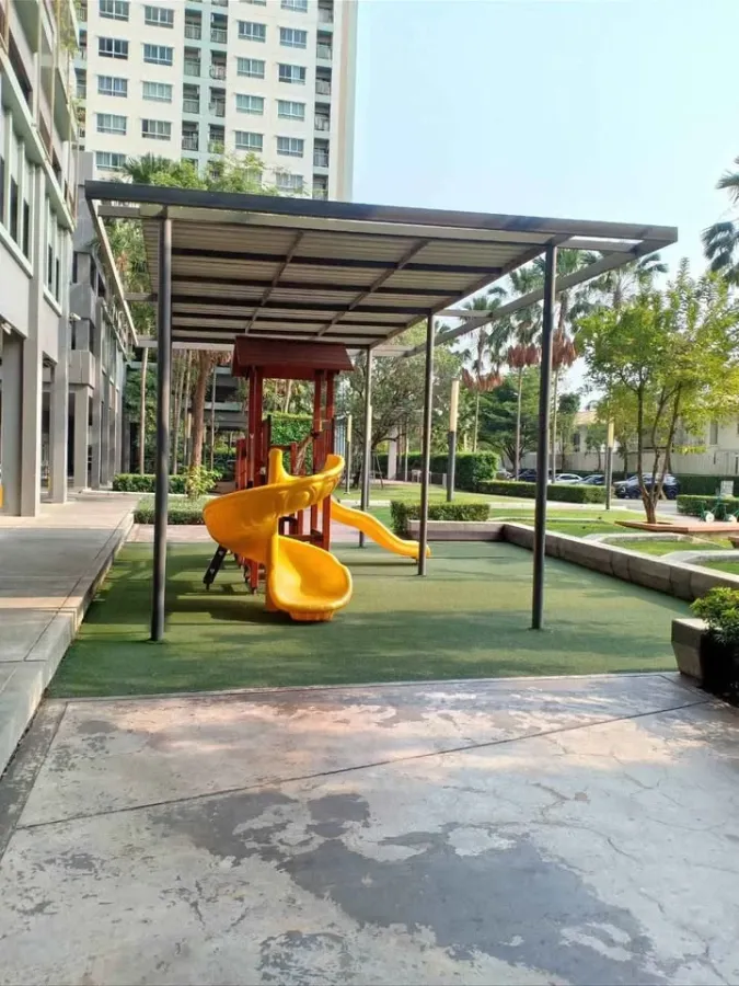 ให้เช่า Lumpini Park Rattanathibet-Ngamwongwan ชั้น 25 ชั้นสูงเห็นวิวสวน เฟอร์นิเจอร์และเครื่องใช้ไฟฟ้าครบ สามารถเข้าอยู่ได้เลย
