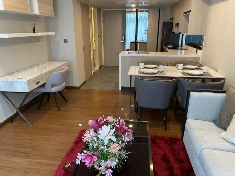 ให้เช่า Na Vara Residence ห้องน่าอยู่ มาพร้อมการตกแต่งที่ครบครัน สนใจจองเลย