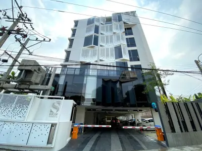 Sign Sukhumvit 50