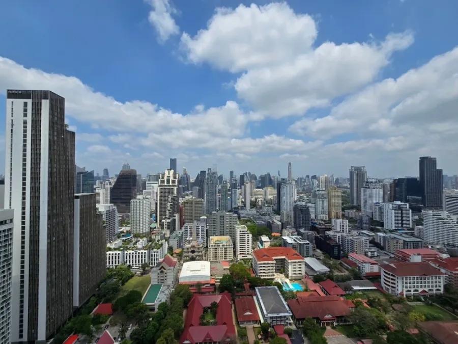 For sale, for rent, The ES Asoke, city view, fully furnished, ready to move in, don't miss it.