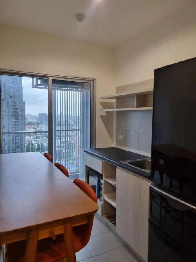 For rent, Aspire Sathorn-Tha Phra, 19th floor, great city view. Fully equipped, move in quickly.