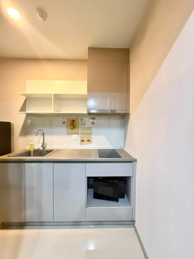 Selling Aspire Asoke - Ratchada, Building E, 3rd floor. Bright and comfortable room, very livable. Book quickly!