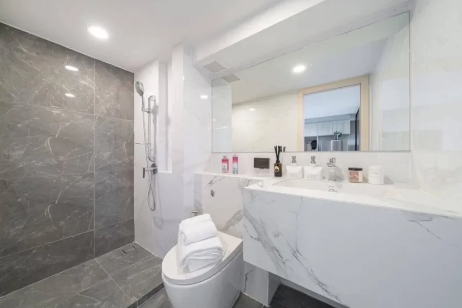 Down payment sale Origin Plug & Play E22 Station, very good wind direction, soft sunlight for a short time, medium sized room, not near garbage can, n