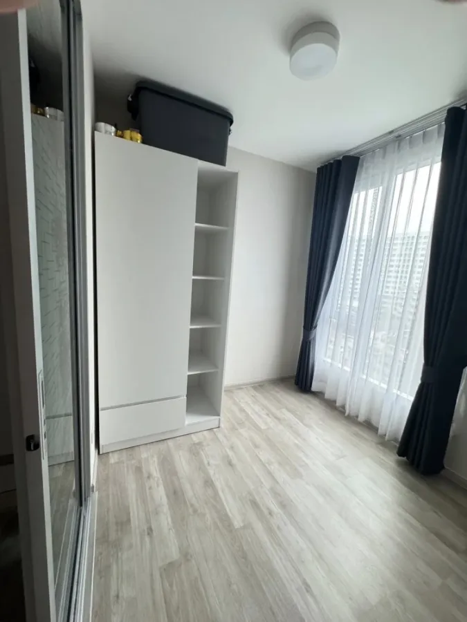 Plum Condo Ram 60 Interchange for rent. Spacious and comfortable unit with efficient use of space. Convenient and complete amenities all in one place.