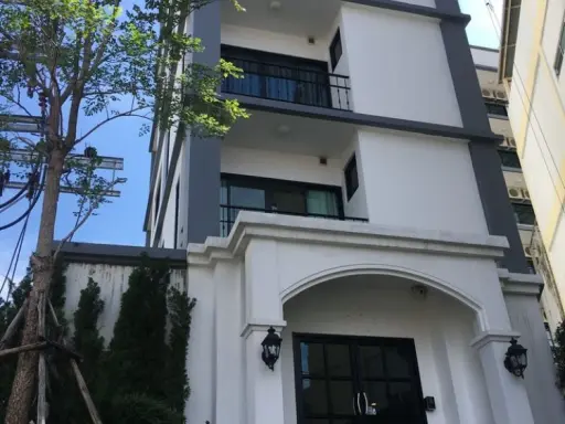 ขาย/ให้เช่า Notting Hill Tiwanon 1 ห้องนอน พร้อมห้องนั่งเล่น Build in เฟอร์ ราคาจับต้องได้ จองเลย images