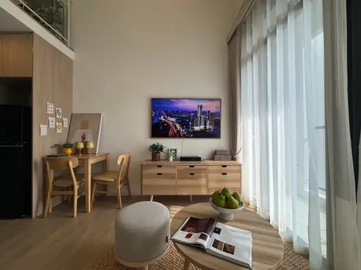 For sale The Landmark at MRTA Duplex Style 2 floors, empty room, decorate as you like, don't miss it.