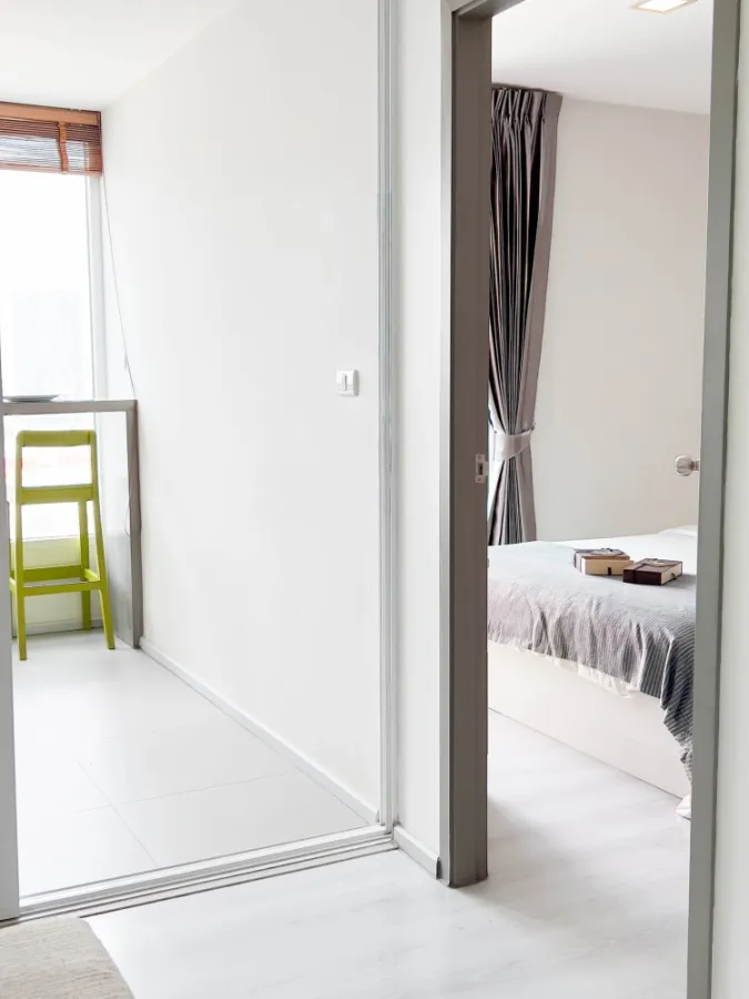Condo for sale, Greene Chaengwattana, clean room, comfortable to the eyes, comes with complete furniture, hurry up and reserve it now.