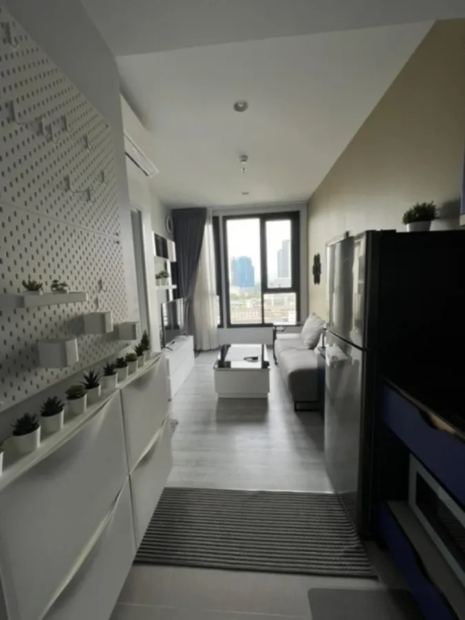 XT Ekkamai, 12th floor, fully furnished unit for rent. Book now!
