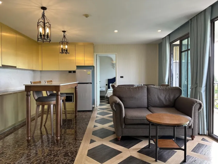 For sale: Espana Condo Resort Pattaya, 5th floor, comes with furniture and appliances. Reserve now, hurry!