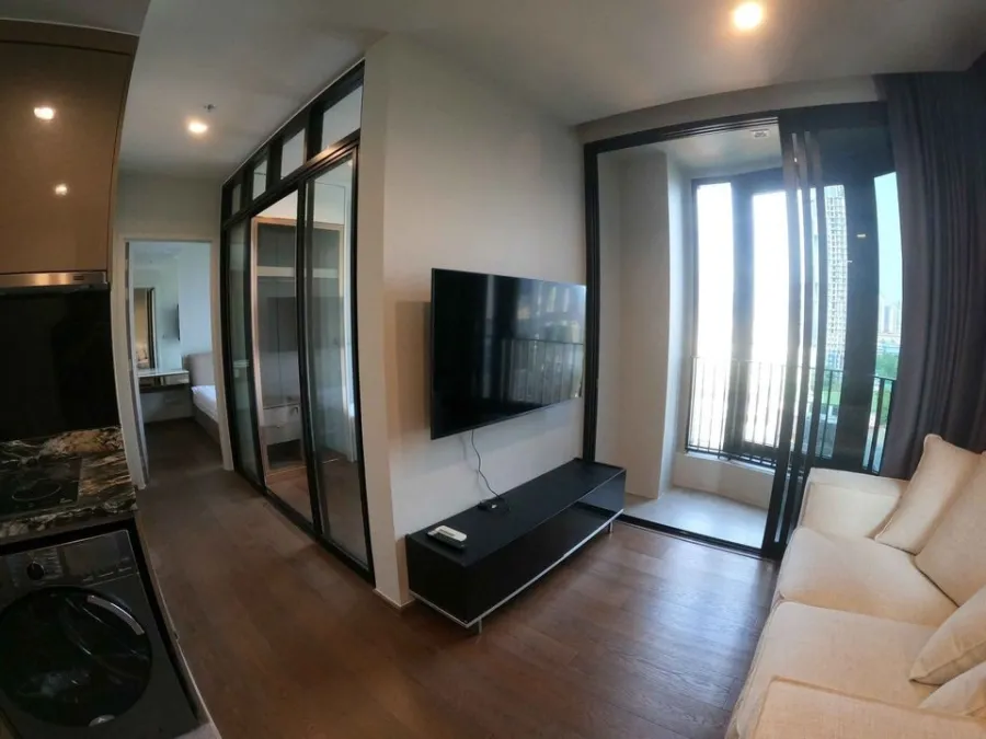ให้เช่า​ คอนโด​ Ideo​ Q Sukhumvit​ 36 ตกแต่งบิ้วอินทั้งห้อง สไตล์โมเดิร์น พร้อมเข้าอยู่ สนใจ จองเลย