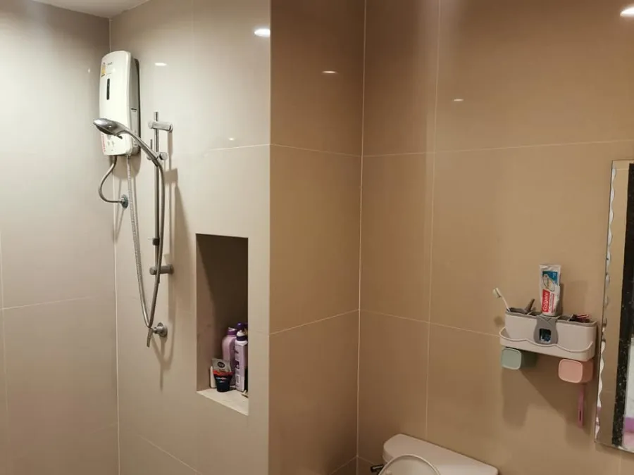 For rent, B-Live Tiwanon, decorated room, ready to move in, low price, very comfortable Don't miss out too much.