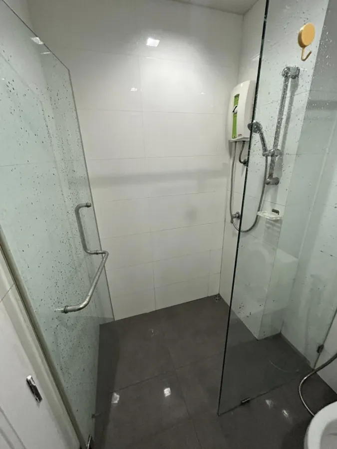 ให้เช่า The matrix condo ห้องพร้อมอยู่ เฟอร์พร้อม หิ้วกระเป๋ามาได้เลย ราคานี้หายากแล้วจองเลย