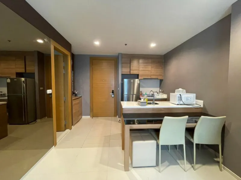 ปล่อยเช่า Rhythmn รัชดา-ห้วยขวาง ห้องตกแต่งคุมโทนเท่ห์สุดๆ เฟอร์เกรดพรีเมี่ยม วิวก็ดี รีบจองเลยจ้า