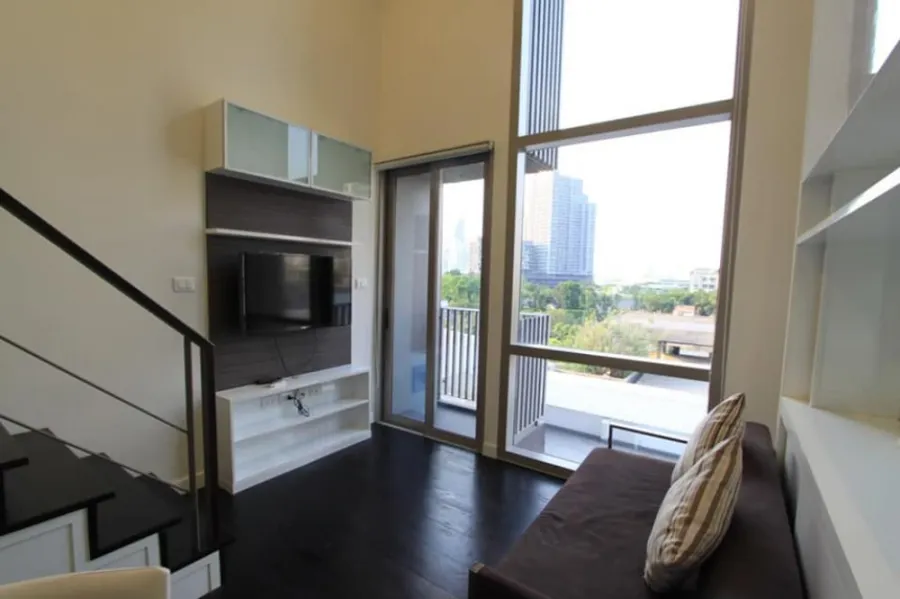 For rent urgently!! Condo Ideo Morph 38, good location, convenient transportation, near shopping areas, don't miss it!!